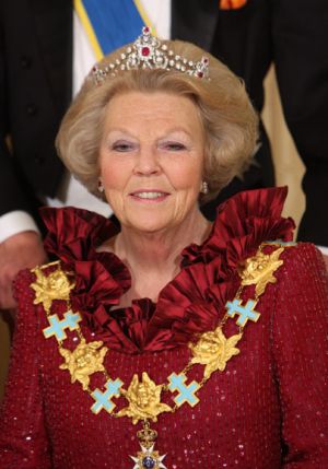 Royal collection - Crowns for a queen - queen beatriz tiara.jpg